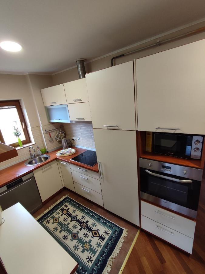 Deluxe Apartment Lejla - Free Garage Parking Сараєво Екстер'єр фото